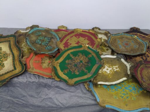 Vassoi fiorentini in legno con manici