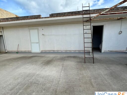 Intero edificio in vendita