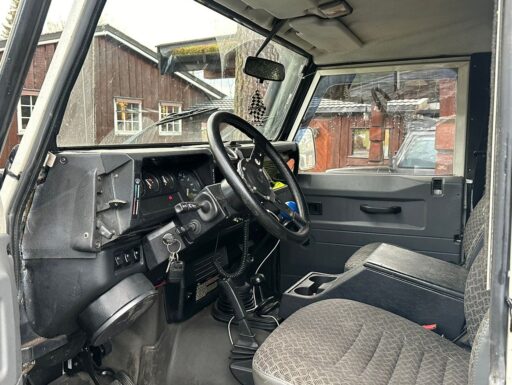 Land rover defender 2.5-122 d 4wd