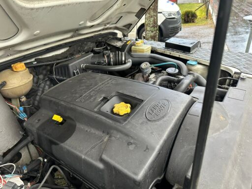 Land rover defender 2.5-122 d 4wd