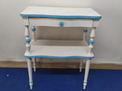 Comodino legno bianco rifinito azzurro