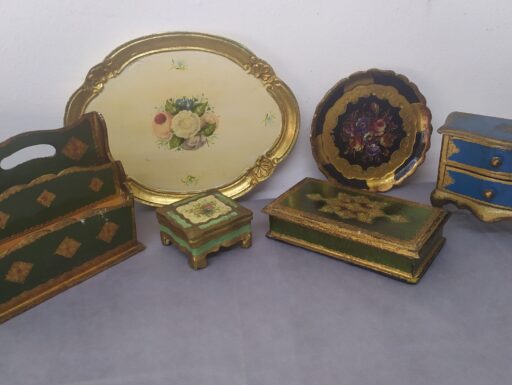 Oggetti toscani d'epoca lavorati e dipinti a mano