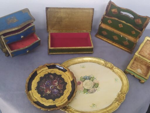 Oggetti toscani d'epoca lavorati e dipinti a mano