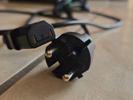 Playstation 4 pro 1 tetra byte