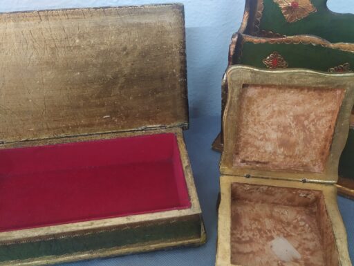 Oggetti toscani d'epoca lavorati e dipinti a mano