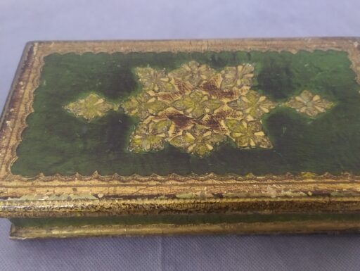 Oggetti toscani d'epoca lavorati e dipinti a mano