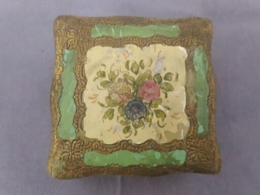 Oggetti toscani d'epoca lavorati e dipinti a mano