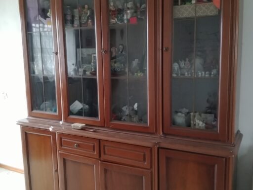 Mobile sala con vetrina