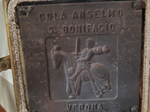 Antica stufa a legna