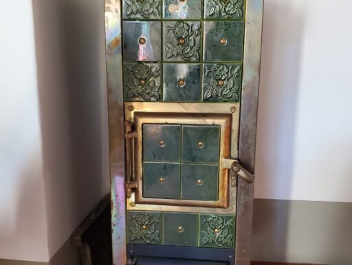 Antica stufa a legna