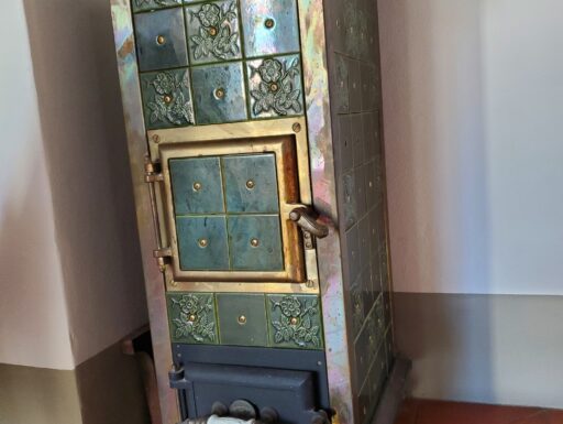 Antica stufa a legna