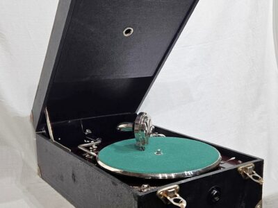 Grammofono a valigetta "paquet", funzionante con puntine