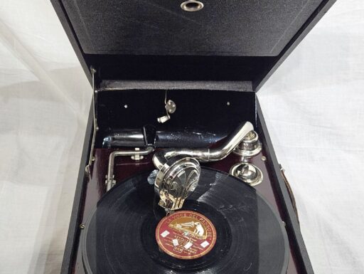 Grammofono a valigetta "paquet", funzionante con puntine