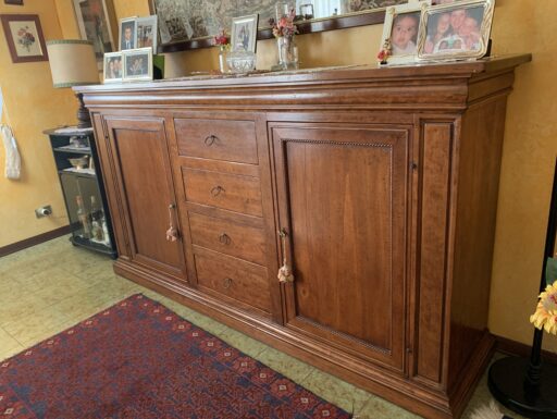 Credenza in legno massello