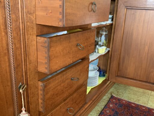 Credenza in legno massello