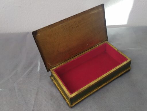 Scatole legno intagliate e dipinte a mano