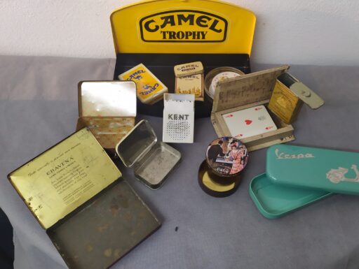 Oggetti vari 1^ e 2^ meta' del secolo scorso