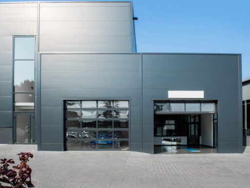 Portone sezionale industriale makropro alu 2.0