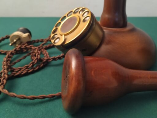 Telefono da tavolo legno a candela mod. primi 900
