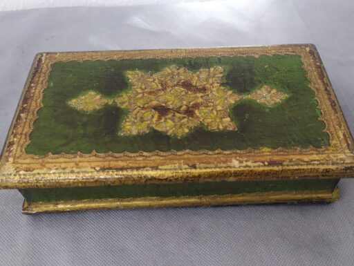 Scatole legno intagliate e dipinte a mano