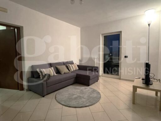 Attico/appartamento con ampio terrazzo e balconi