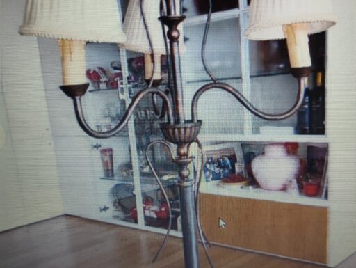 Lampada con struttura in bronzo