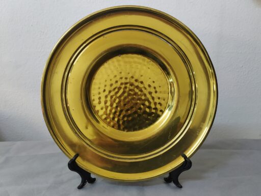 Vassoi in ottone d'epoca rotondi e quadrato
