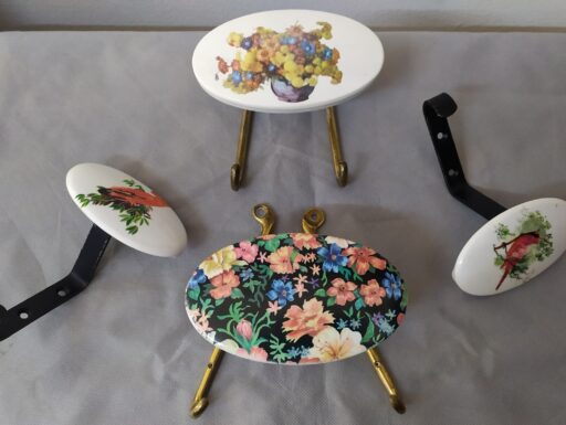 Appendiabiti d'epoca bachelite ottone ferro