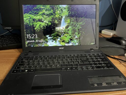 Notebook asus/acer/medion/acemagic/morontron nuovi e aziend.