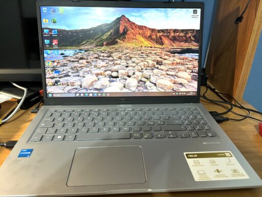 Notebook asus/acer/medion/acemagic/morontron nuovi e aziend.