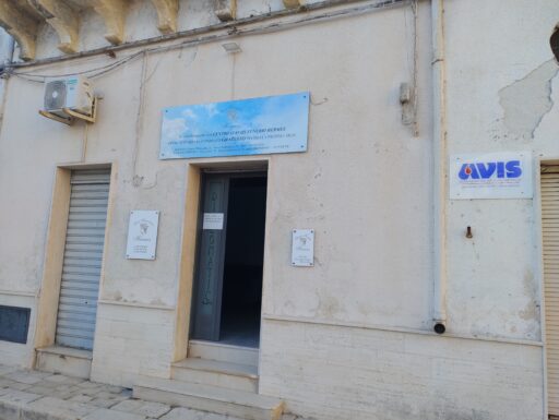 Finimmobil vende in salice sal. (le) locale commerciale