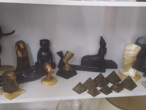 Prodotti egiziani marmo ottone resina