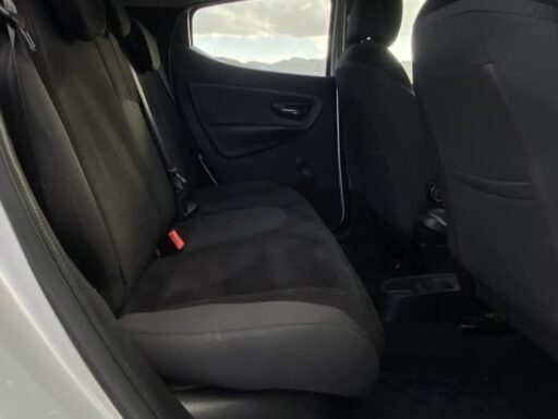 Lancia ypsilon gpl 2012