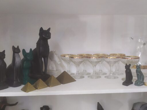 Prodotti egiziani marmo ottone resina