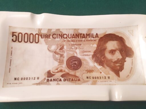 Posacenere e fermacarte d'epoca-ceramica e ottone