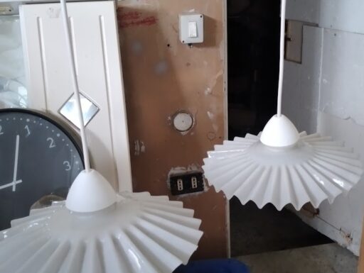 Coppia di lampadari antichi