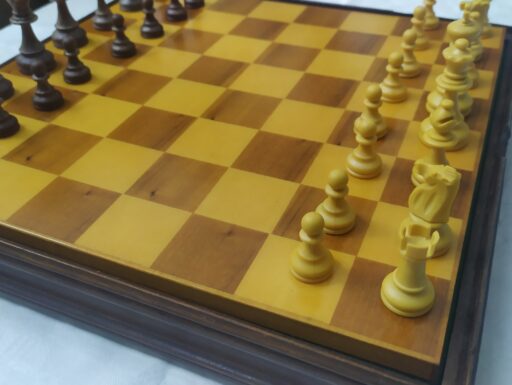 Scacchiera scacchi e pedine dama