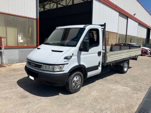 Autocarro iveco daily
