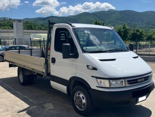 Autocarro iveco daily