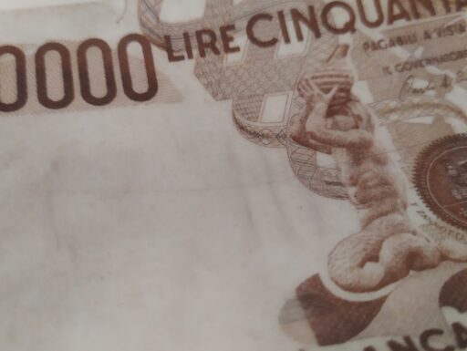 Posacenere e fermacarte d'epoca-ceramica e ottone