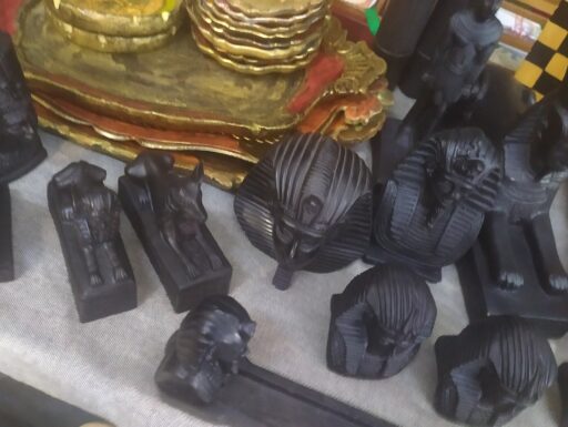 Prodotti egiziani marmo ottone resina