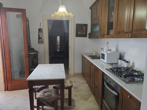 Finimmobil vende in san donato di l. le via corsica 25 casa