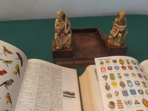 Espositore porta libri d'epoca