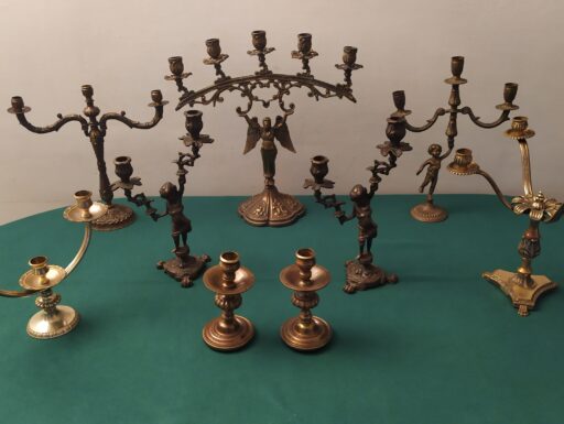 Candelabri ottone lavorati a sbalzo