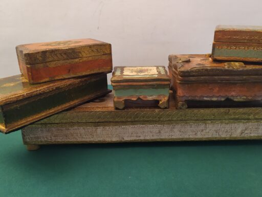 Scatole d'epoca legno intagliate e dipinte a mano
