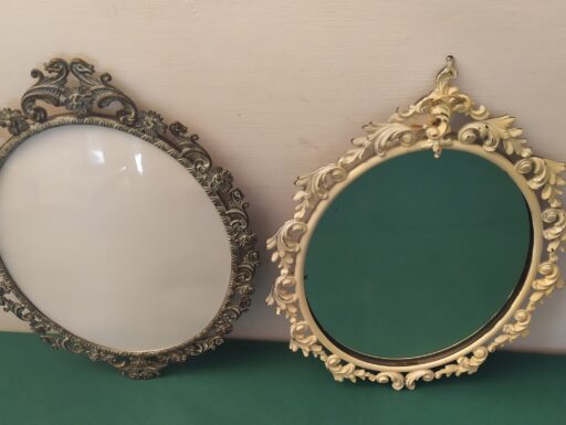 Specchio e cornici ovali