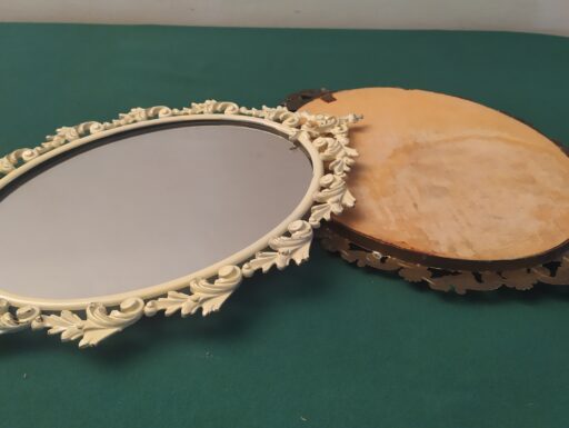 Specchio e cornici ovali