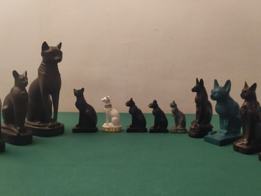 Statue gatti antico egitto