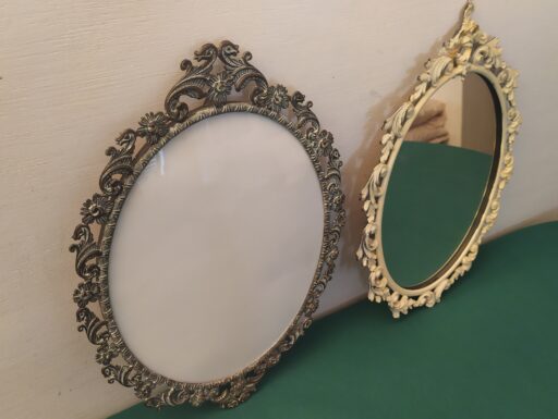 Specchio e cornici ovali