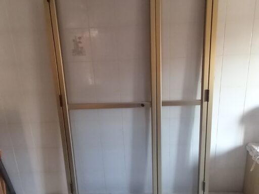 Zanzariera a porta battente a 2 ante in alluminio